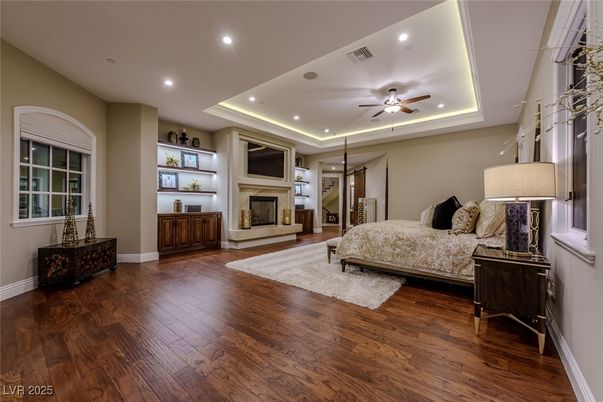 Bedroom, Fireplace, Interior, Recessed Lighting, Wood Texture Flooring