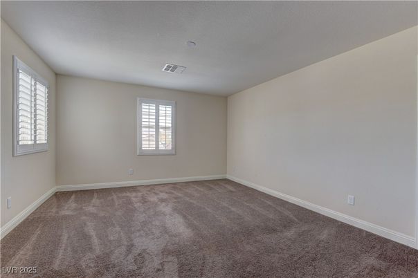 Empty room, Interior