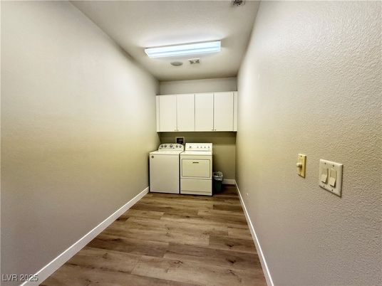 Interior, Washer, Wood Texture Flooring