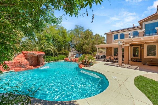 Backyard, Exterior, Pool