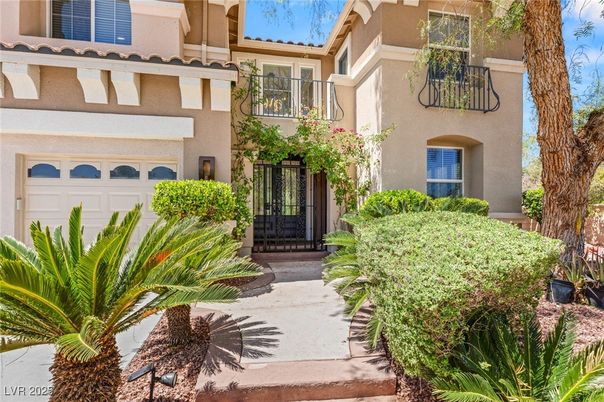 Attached, Exterior, Facade, Mediterranean