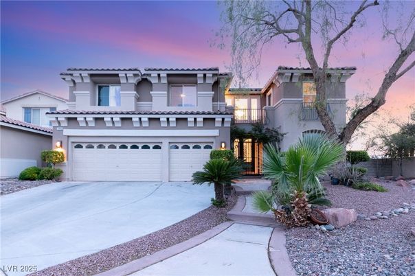Attached, Exterior, Facade, Mediterranean