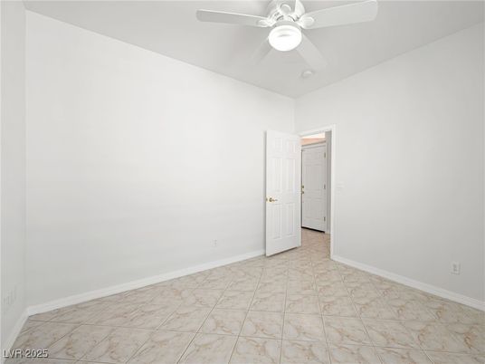 Empty room, Interior