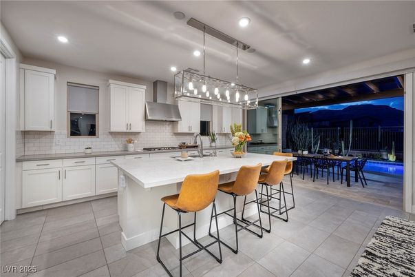 Dining room, Interior, Kitchen, Pendant Lights, Recessed Lighting, Stainless Steel Appliances