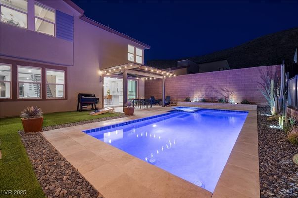 Exterior, Pool