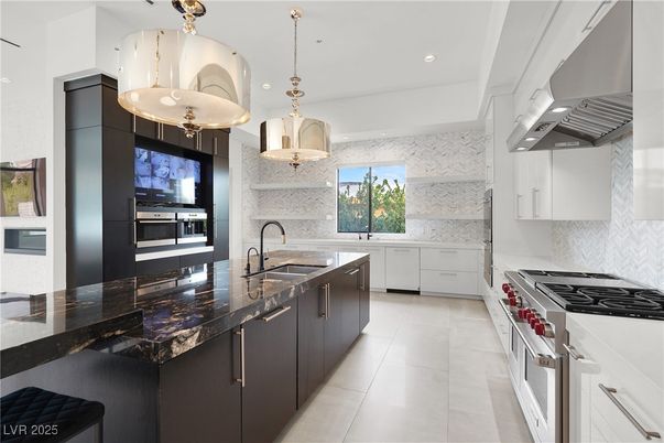 Interior, Kitchen, Pendant Lights, Recessed Lighting, Stainless Steel Appliances