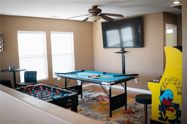 Billiard Table, Game Room, Interior, Wood Texture Flooring