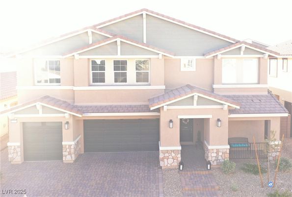 Attached, Exterior, Facade, American Craftsman