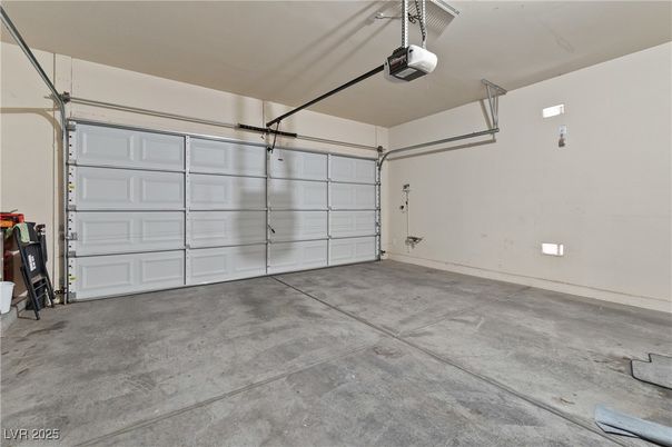 Garage, Interior