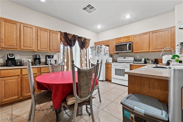 Dining room, Interior, Kitchen, Recessed Lighting, Stainless Steel Appliances
