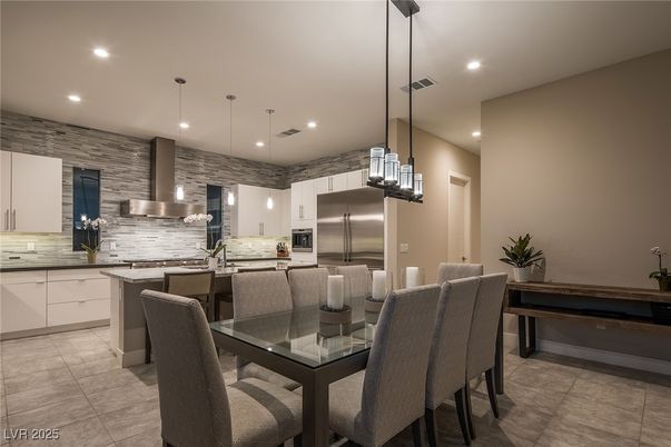 Dining room, Interior, Kitchen, Pendant Lights, Recessed Lighting, Stainless Steel Appliances