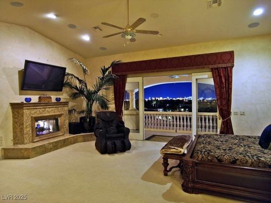 Fireplace, Interior, Recessed Lighting