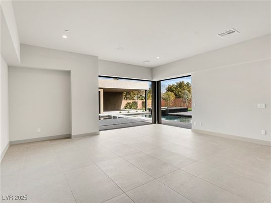 Empty room, Interior, Recessed Lighting