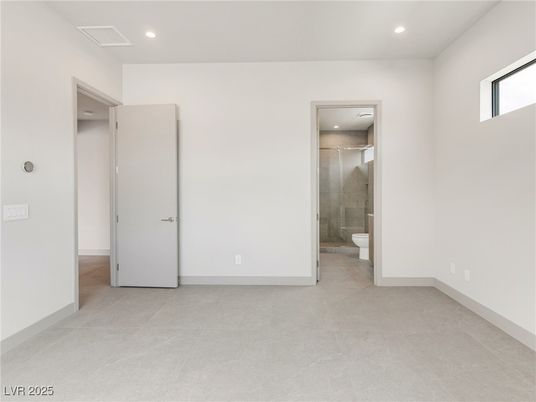 Bathroom, Empty room, Interior, Recessed Lighting