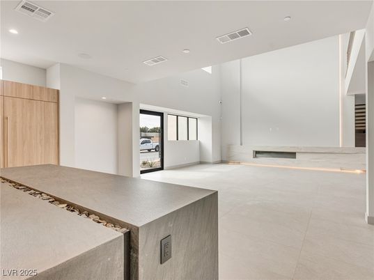 Empty room, Interior, Recessed Lighting