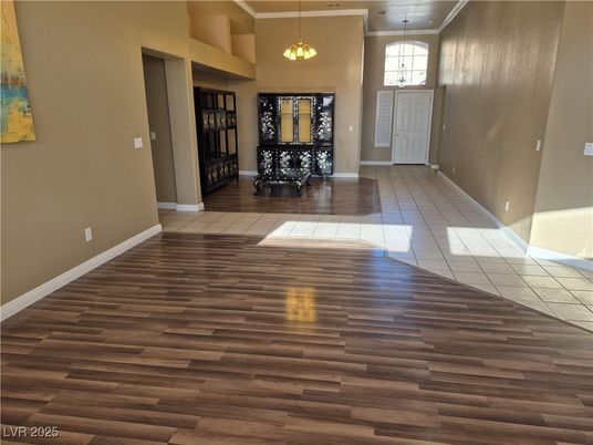 Interior, Pendant Lights, Wood Texture Flooring