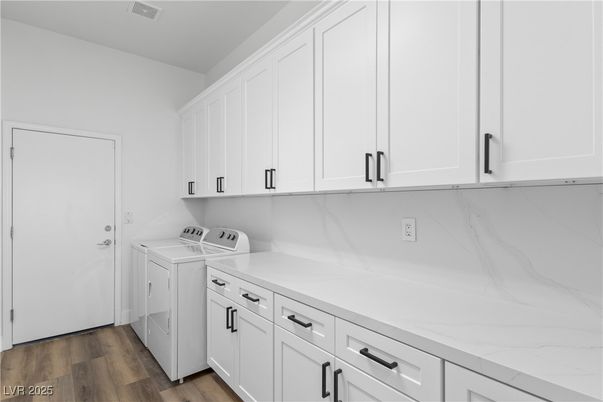 Interior, Washer, Wood Texture Flooring