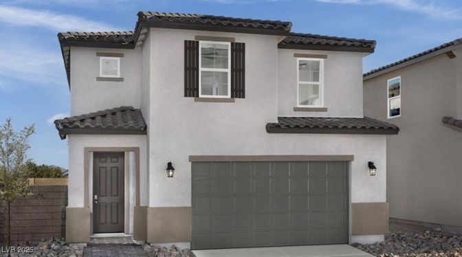 Attached, Exterior, Facade, Mediterranean