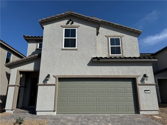 Attached, Exterior, Facade, Mediterranean
