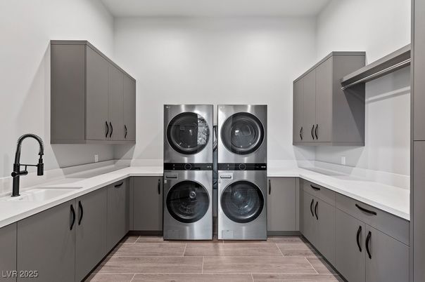 Interior, Kitchen, Washer, Wood Texture Flooring