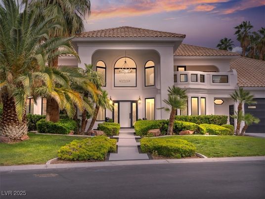 Exterior, Facade, Mediterranean