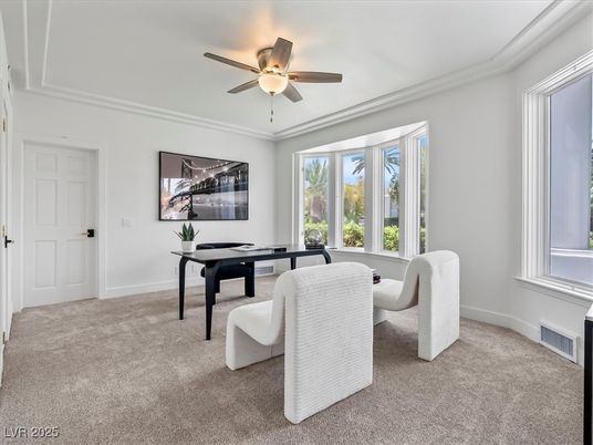 Home Office, Interior