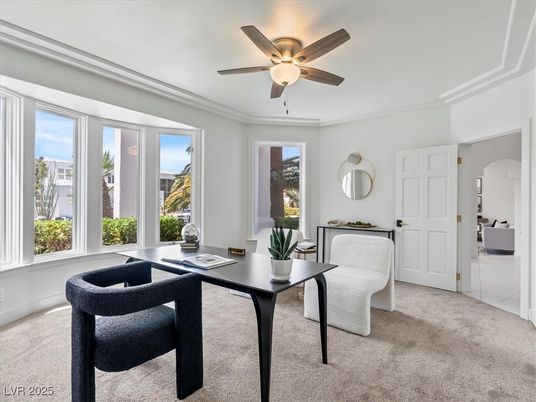 Home Office, Interior