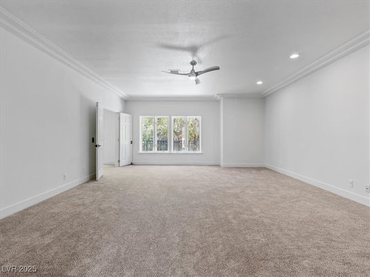 Empty room, Interior, Recessed Lighting