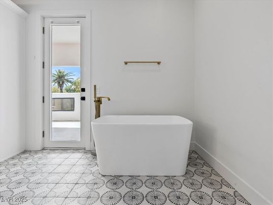 Bathroom, Free Standing Baths, Interior