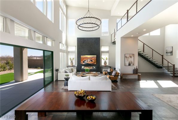 Chandelier, Dining room, Interior, Living room, Pendant Lights, Recessed Lighting