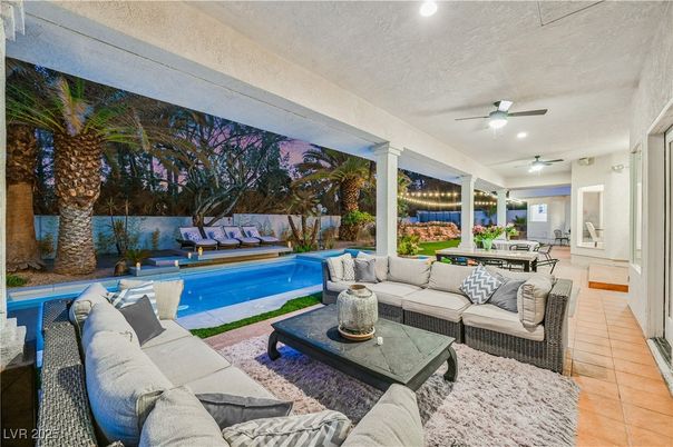 Interior, Living room, Pool, Recessed Lighting, Water