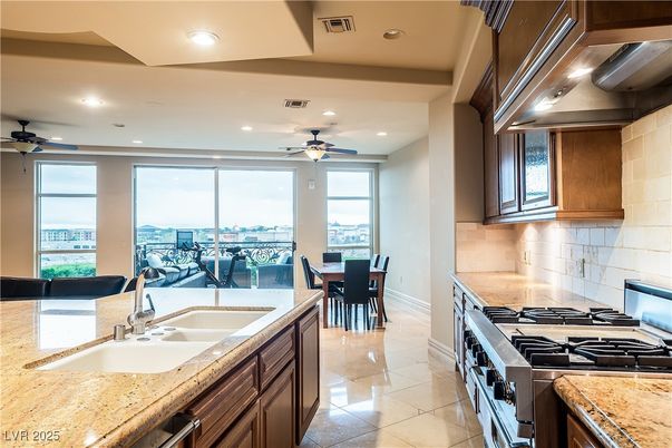 Dining room, Interior, Kitchen, Recessed Lighting, Stainless Steel Appliances