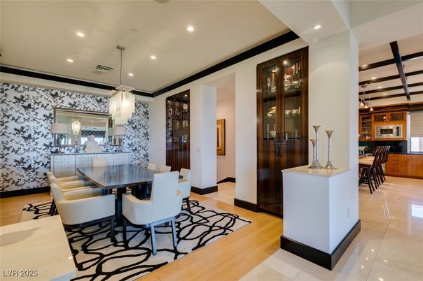 Dining room, Interior, Pendant Lights, Recessed Lighting