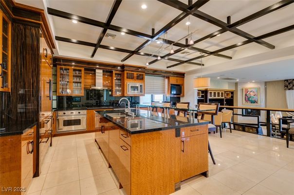 Dining room, Interior, Kitchen, Pendant Lights, Recessed Lighting, Stainless Steel Appliances