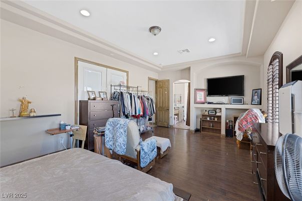 Interior, Recessed Lighting, Walk-in Closets, Wood Texture Flooring