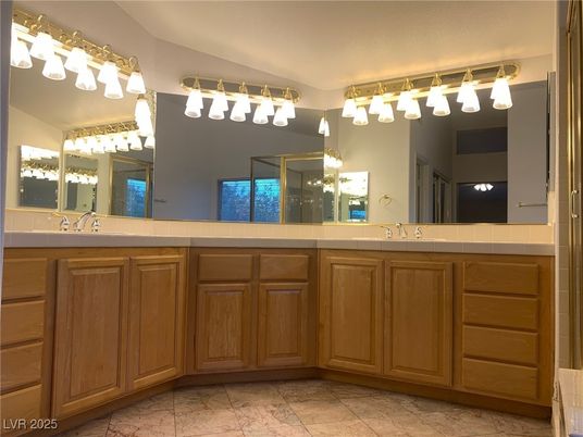 Bathroom, Dual Sink Vanities, Interior