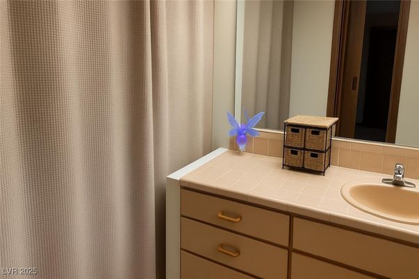 Bathroom, Interior, Tile Countertops