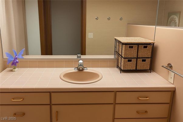 Bathroom, Interior, Tile Countertops