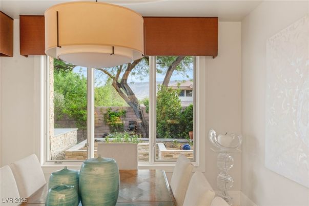 Dining room, Interior