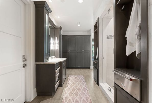Bathroom, Interior, Recessed Lighting