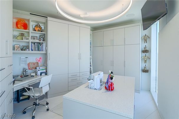 Home Office, Interior