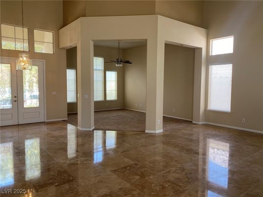 Empty room, Interior, Pendant Lights