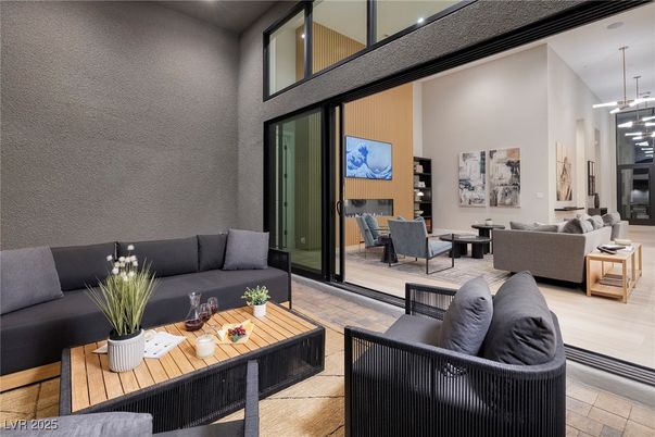 Dining room, Interior, Living room, Pendant Lights