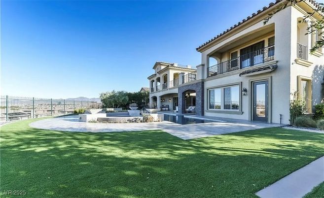 Backyard, Exterior, Pool