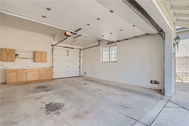 Garage, Interior
