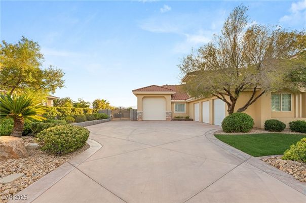 Backyard, Detached Garage, Exterior