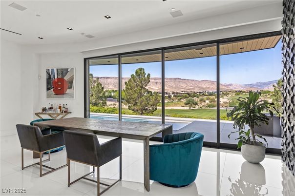 Dining room, Interior, Recessed Lighting