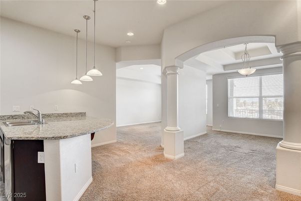 Empty room, Interior, Pendant Lights, Recessed Lighting