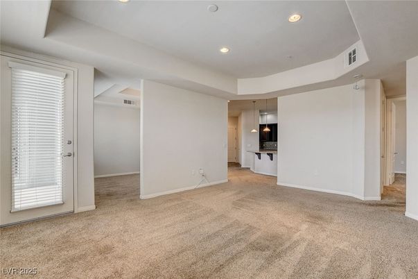 Empty room, Interior, Recessed Lighting