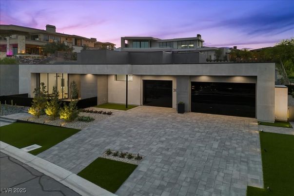 Attached, Exterior, Facade, Modern